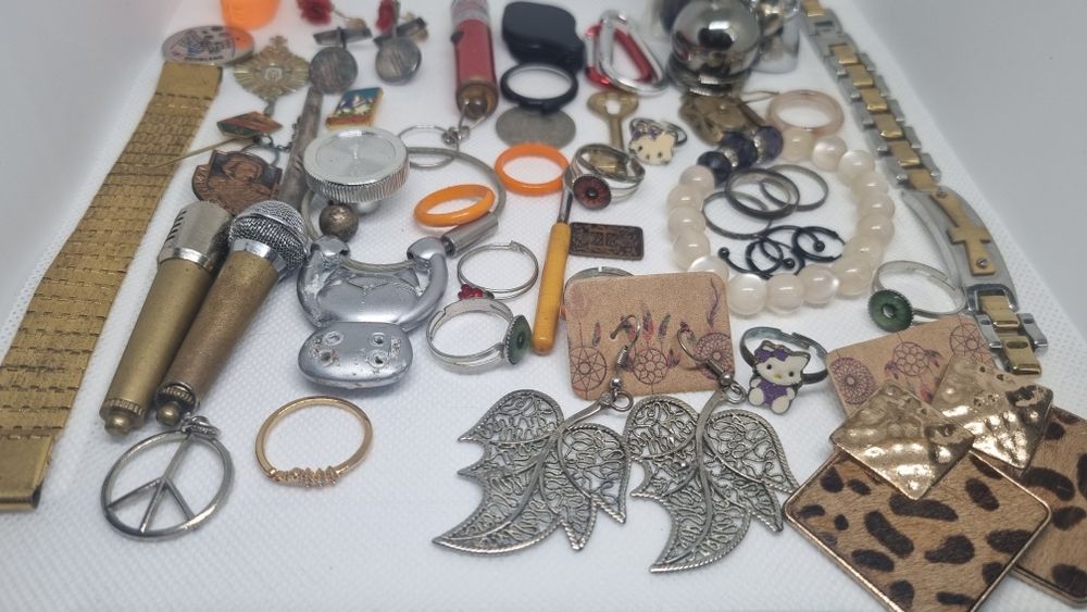 Голям лот вещи .