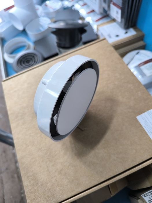 Теневая вытяжная решётка для натяжного потолка с регулировкой.