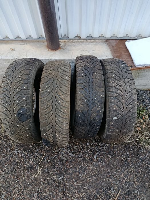 Шины зима шип. Продам комплект.