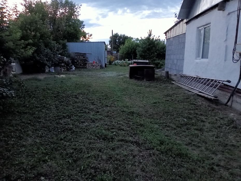 Продам дом на земле.