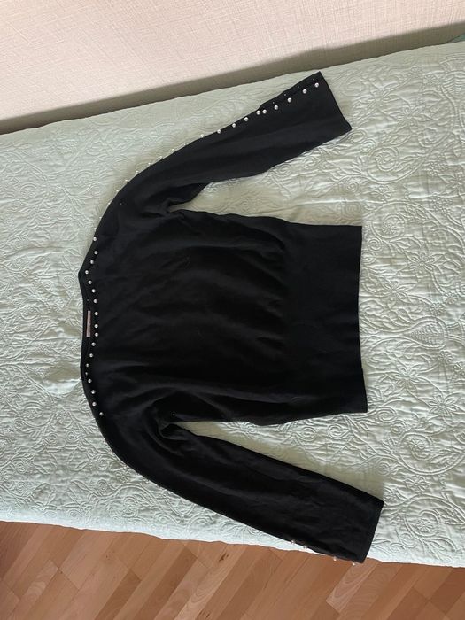 Елегантна блуза с перли