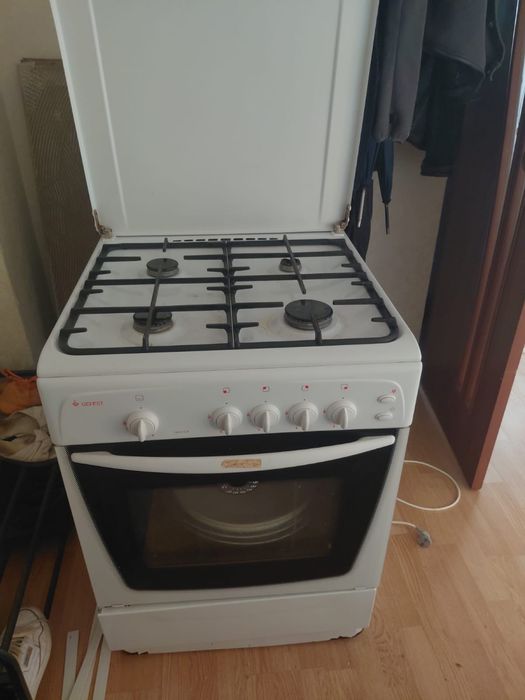 Продам газовую плиту