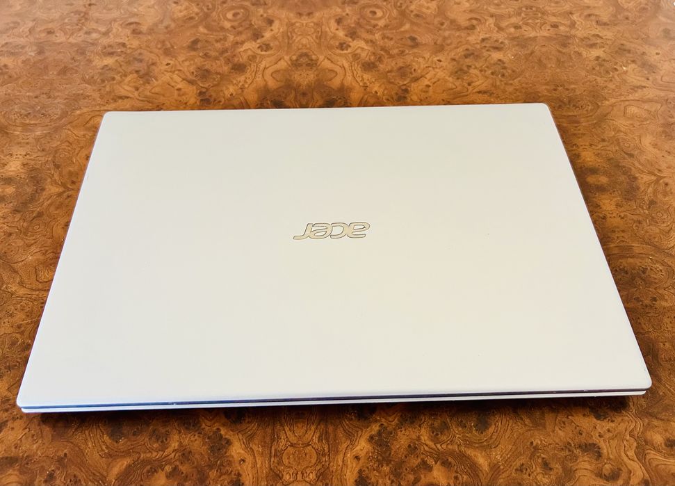 Acer noutbuk SSD 256  DDR 4