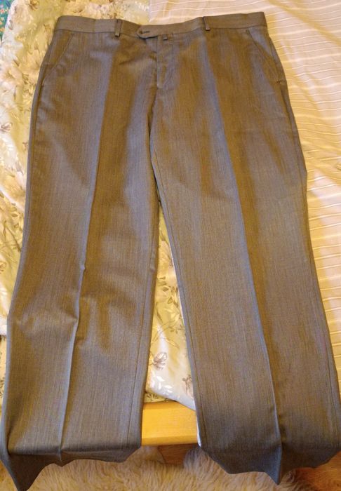 Чисто нов , удобен и стилен костюм