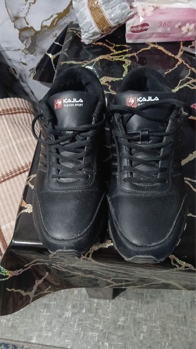 Продам кроссовки мужские б/у