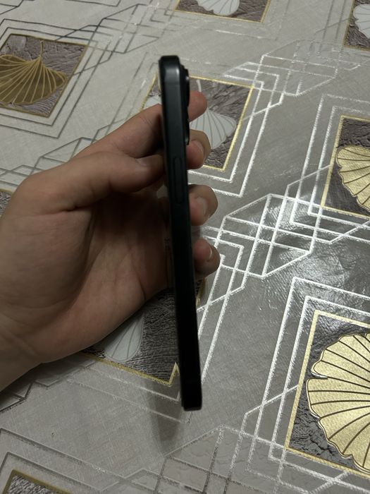 Продаю айфон 15 128гб