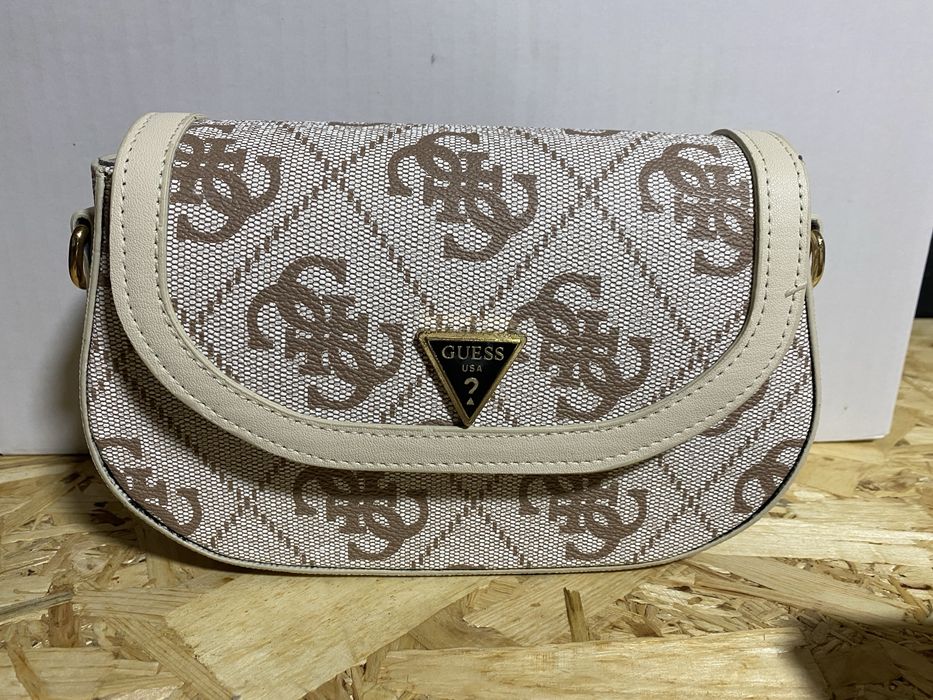 Geanta Guess mai multe modele
