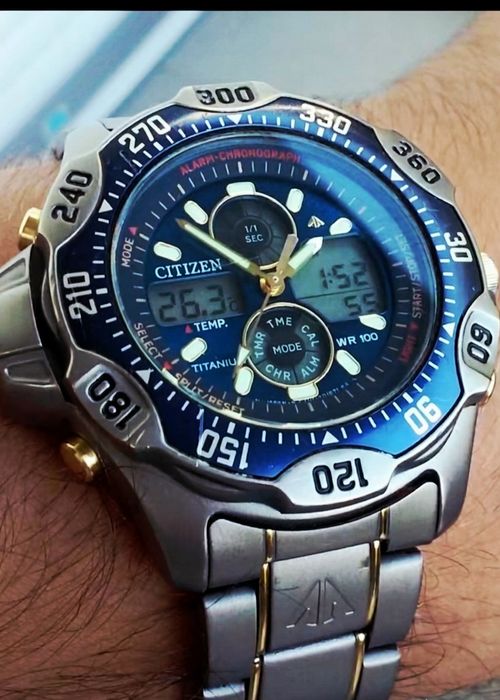 Citizen Promaster с золотистыми акцентами