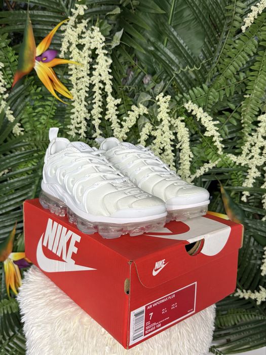 Nike Vapor Max Plus White