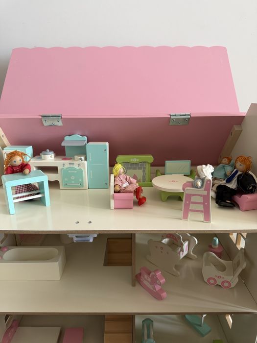 Голяма дървена къща за кукли George Home / ASDA + пълно обзавеждане и кукли