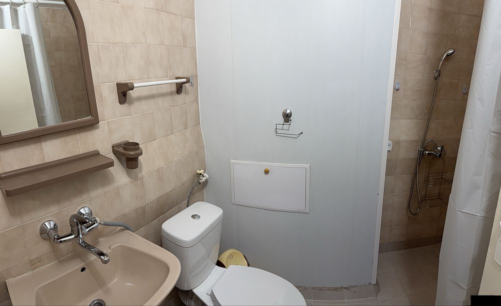 Дава се под наем Двустаен апартамент в Добрич, Строител - 68 кв.м за 229.5 € - Снимка #5