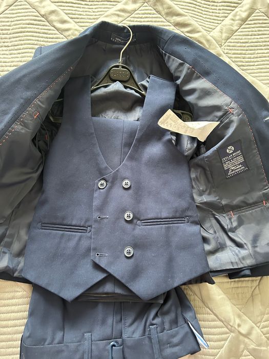 Костюм тройка сатылады