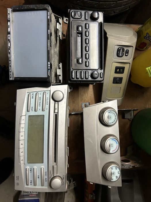 Продам магнитолы и клиамт контроль  на камри 40-30