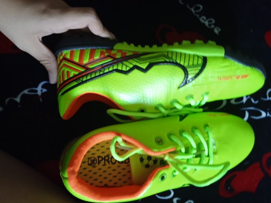 Сороконожки Найк  продам срочно