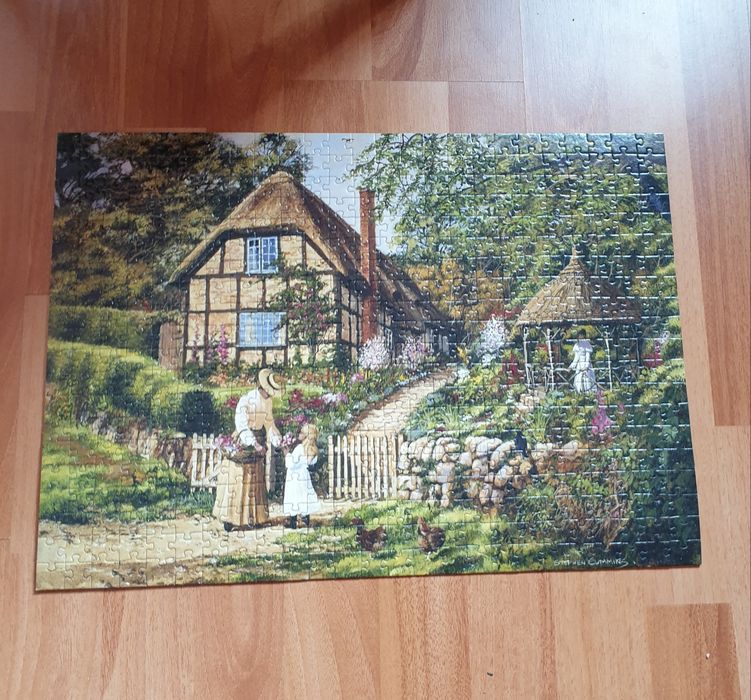 Puzzle-uri pe suport din carton