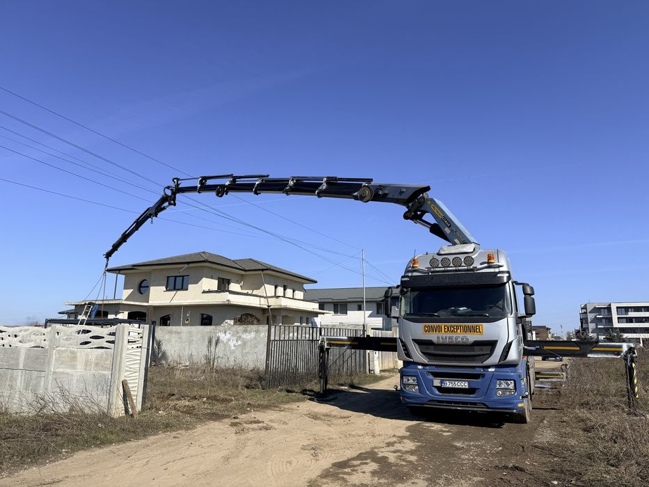 Transport containere cu macara