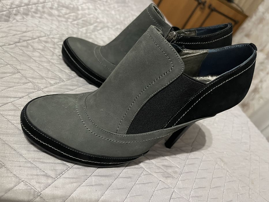 Продам ботильоны замшевые