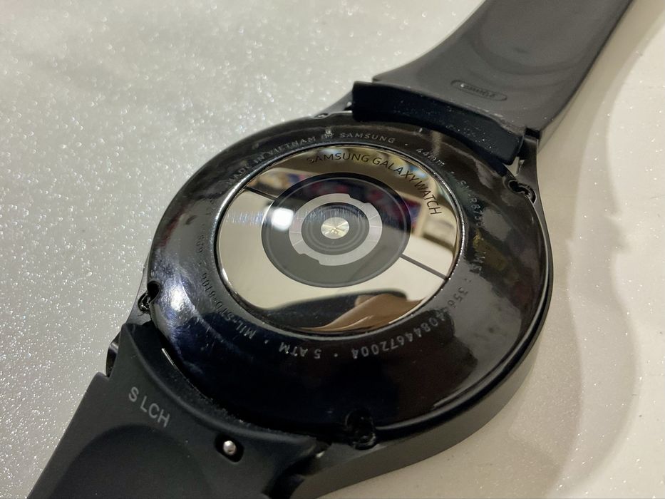 Samsung Galaxy Watch 4 LTE (E-Sim) 44-mm