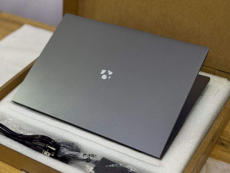 GATEWAY 16/512 kuchli premium toifadagi noutbook