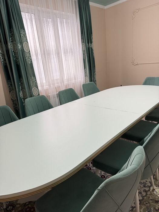 Продам стол и стуля для гостиной