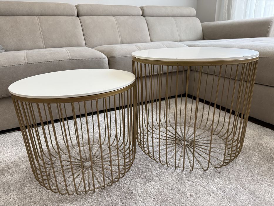 Два броя холни масички