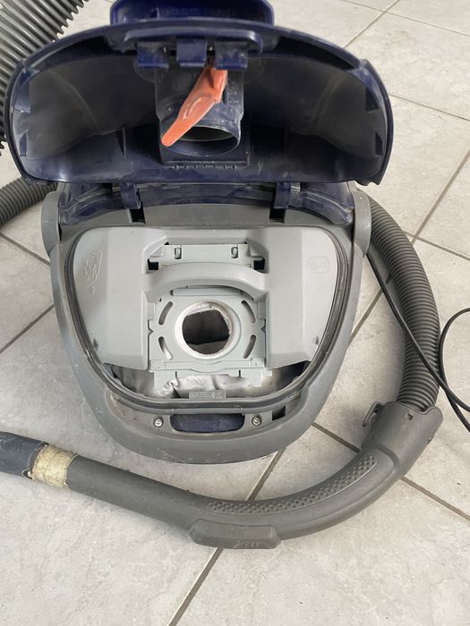 Aspirator Electrolux pentru șantier