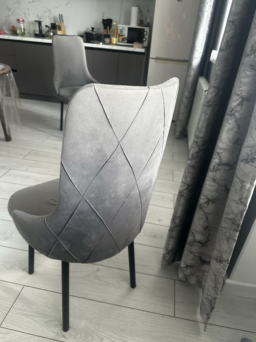 Продам три стулья б/у