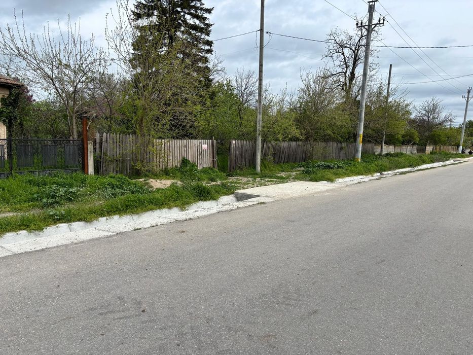 Teren intravilan cu casa Mavrodin
