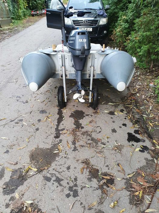 Combo .Motor barca yamaha 9,9 cv si barca 3.30