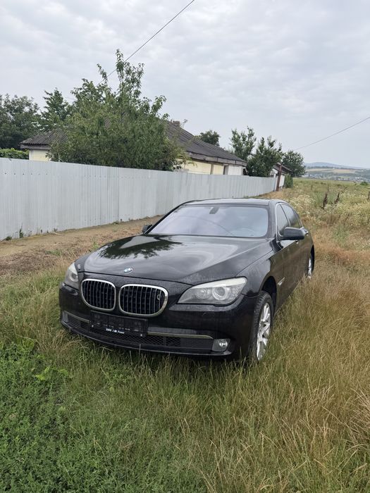 bara fata BMW Seria 7 F01 F02 faruri bmw seria 7 F01 F02 far dreapta far stanga F01