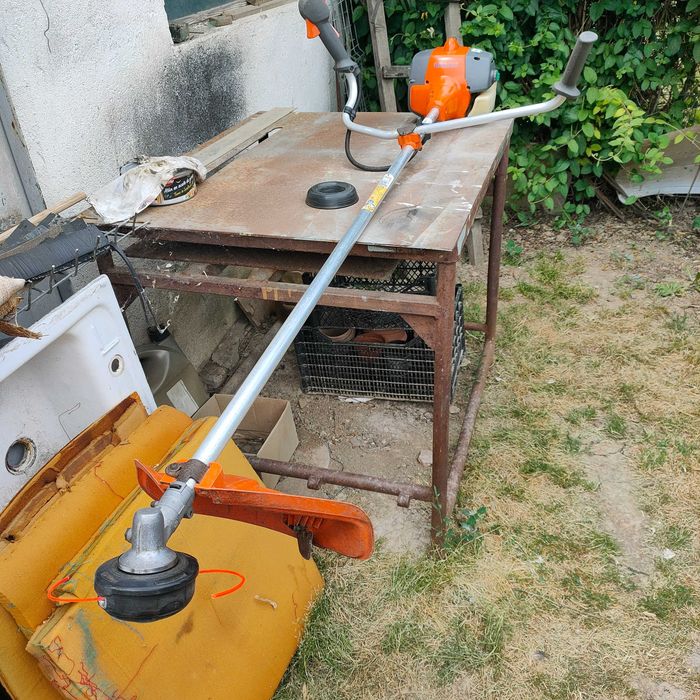 Vând motocositoare Husqvarna 128R ,