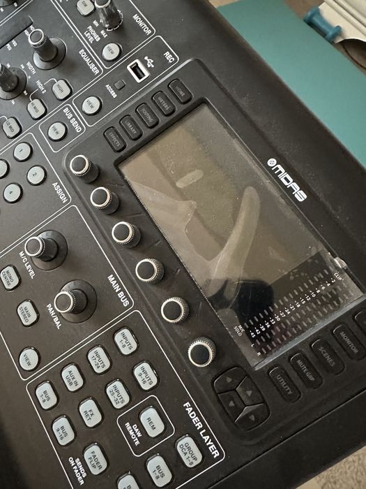 Mixer Digital Midas M32R Live