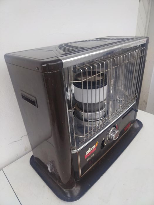 Отоплителна печка натечна ГАЗ, течен парафин, керосин 
За отопление на