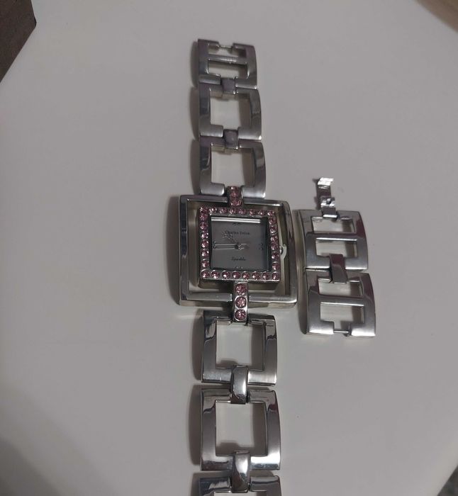 Модерен комплект: Два часовника за всеки повод!