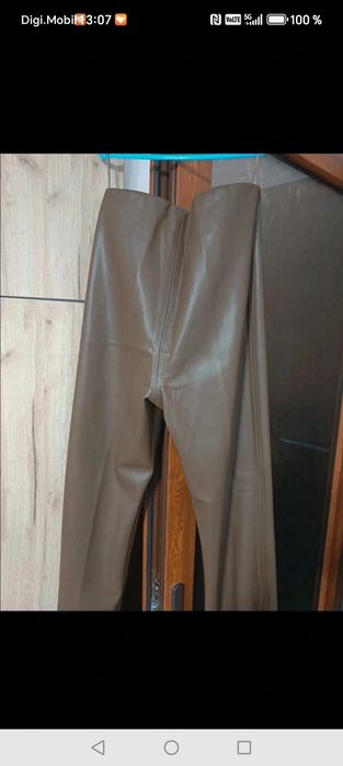 Pantaloni imitație de piele mărimea XS
