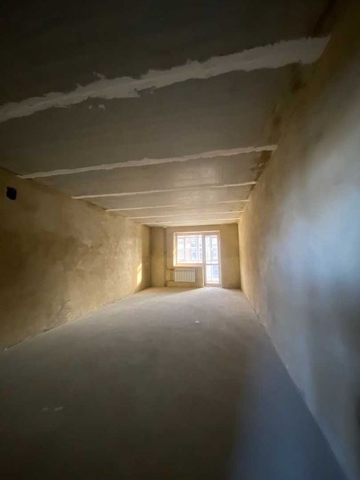 продам 2 комн квартиру в центре