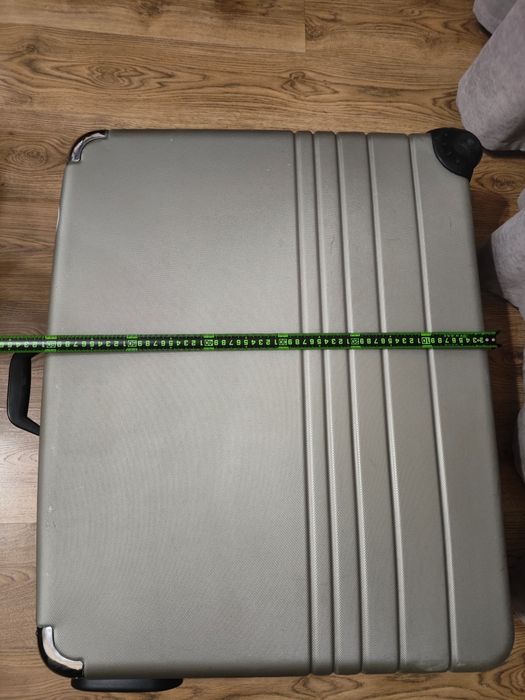 Продам чемодан для путишествий