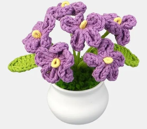 Ръчно изработени цветя, мартенички и дървени поставки за снимки