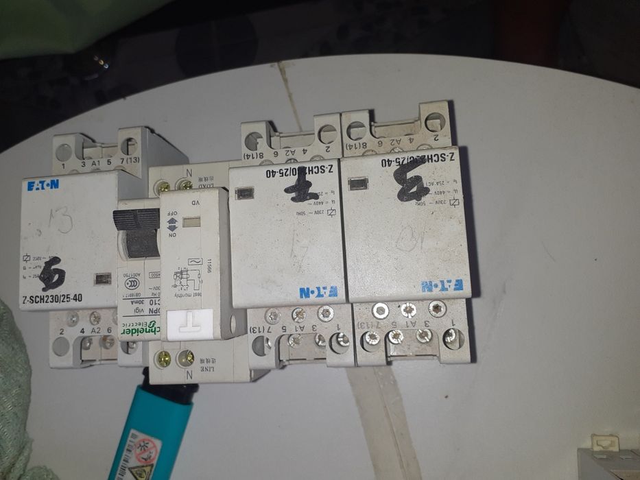 Vând siguranțe automate