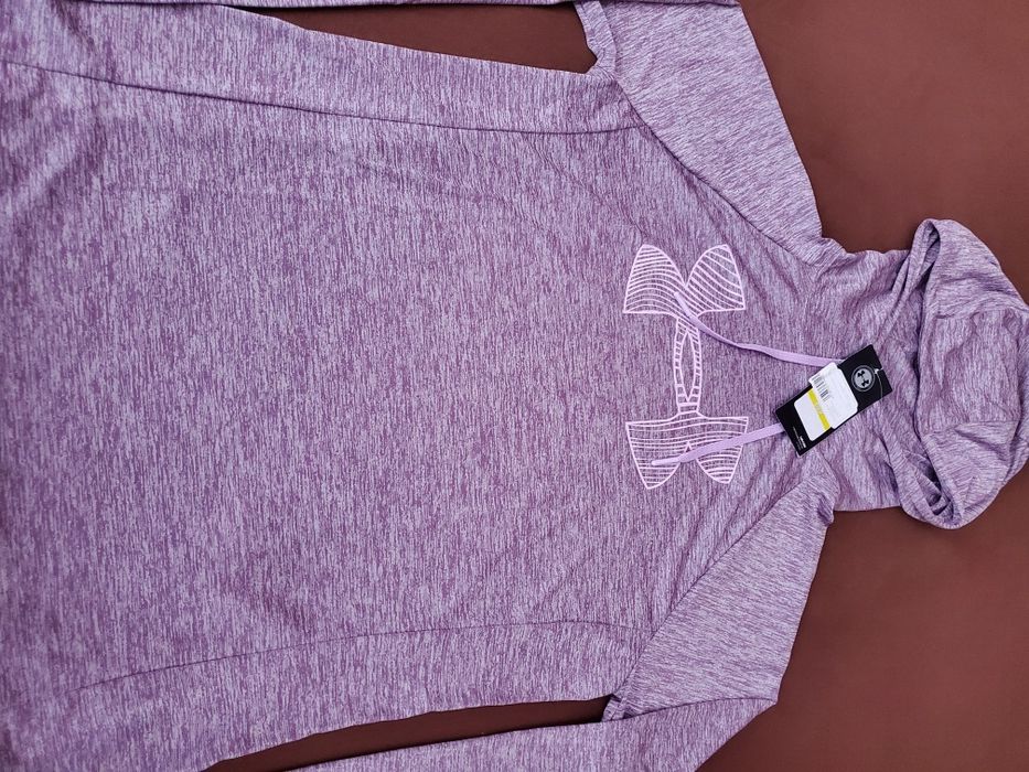 Спортна блуза UNDER ARMOUR