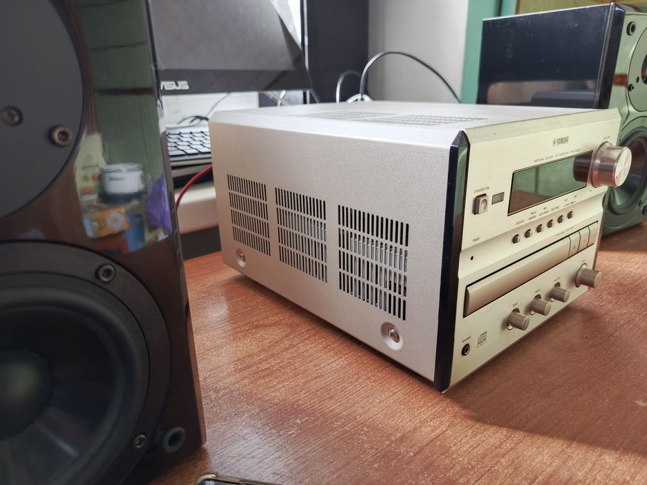 Yamaha CRX-e300 stereo