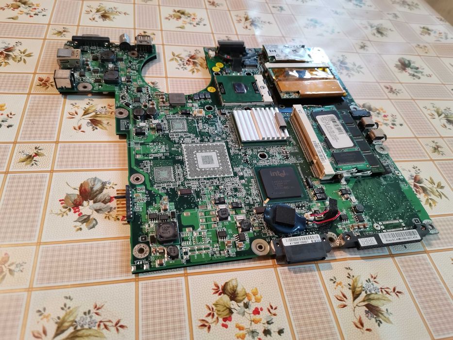 Компютри и части