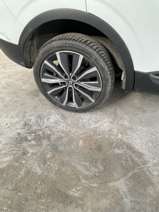 Jante/ Roti cu anvelope De iarna Renault kadjar R19
