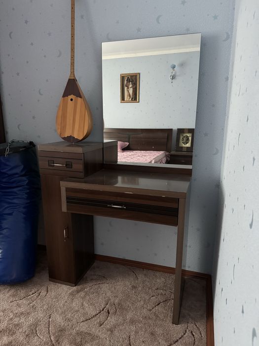 Продам спальный гарнитур