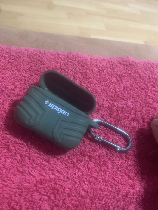 Продам чехол на airpods pro 2