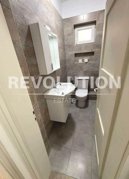 Дава се под наем Тристаен апартамент в Варна, Гръцка махала - 120 кв.м за 1097.01 € - Снимка #6