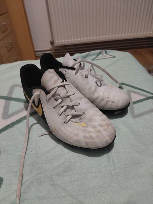 Ghete de fotbal Nike Phantom