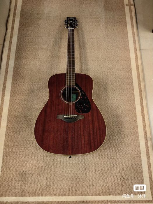 Акустическую гитару Yamaha FG850.