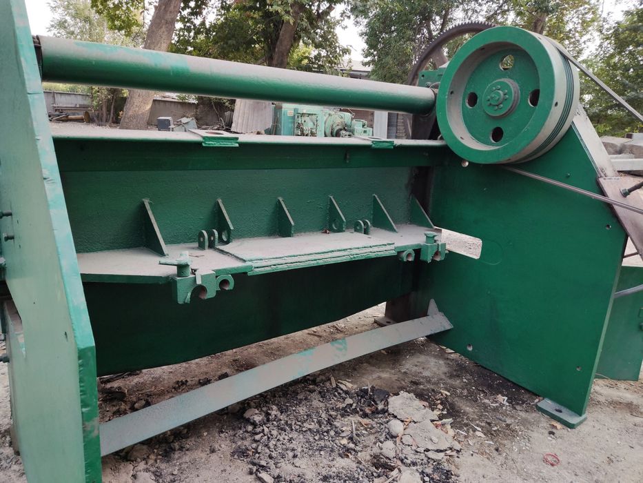 СРОЧНО! Гильотина продается.чисто электрическая  .без воздуха и без г