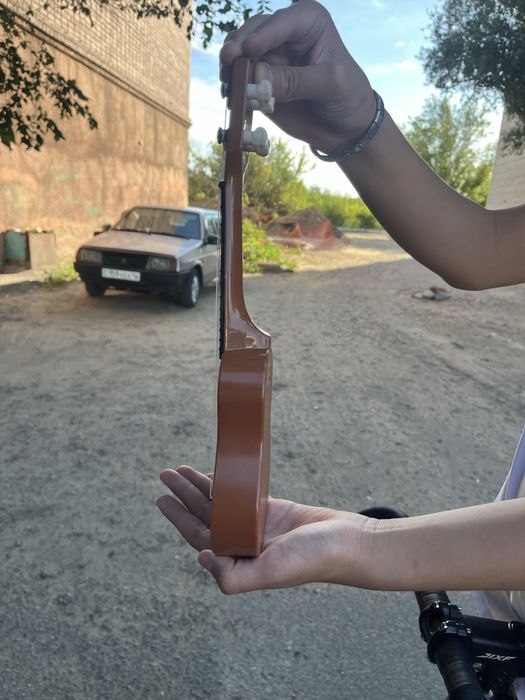 Продам укулеле идеалтное состояние